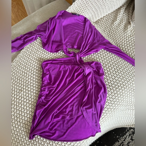 Beautiful purple slinky dress size M worn once - Picture 2 of 3